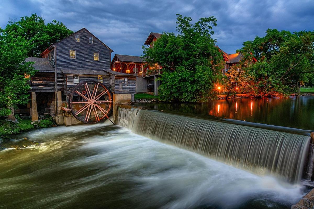 Whispering Winds, Hot Tub, Game Room, Wifi, 1089 Free Tickets Each Paid Day, Dollywood And More Gatlinburg Buitenkant foto