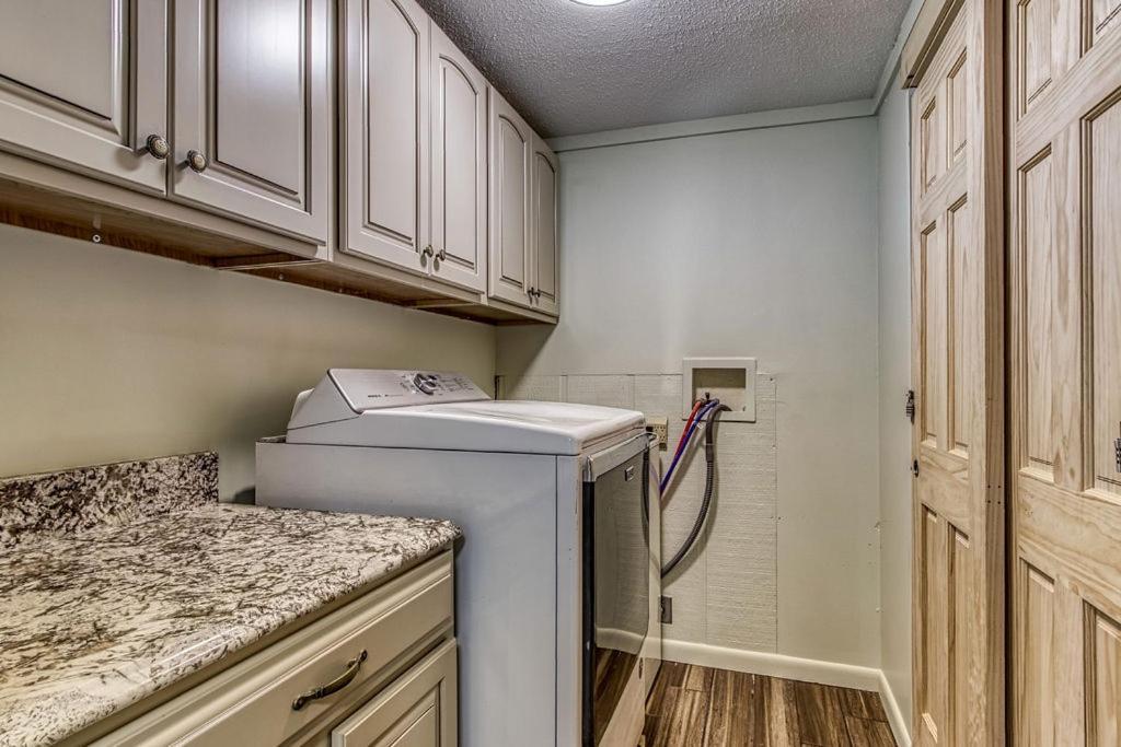 Whispering Winds, Hot Tub, Game Room, Wifi, 1089 Free Tickets Each Paid Day, Dollywood And More Gatlinburg Buitenkant foto