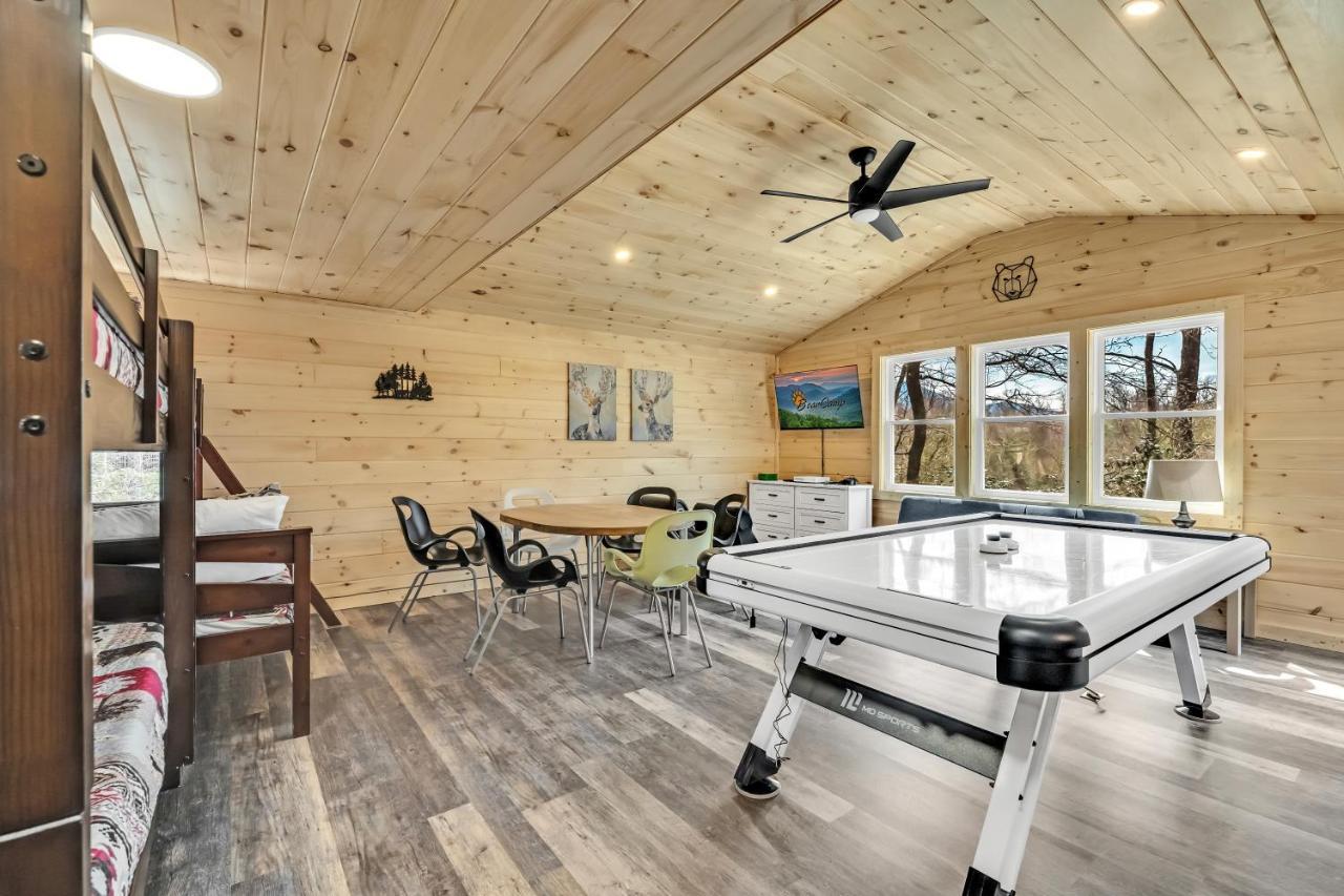 Whispering Winds, Hot Tub, Game Room, Wifi, 1089 Free Tickets Each Paid Day, Dollywood And More Gatlinburg Buitenkant foto