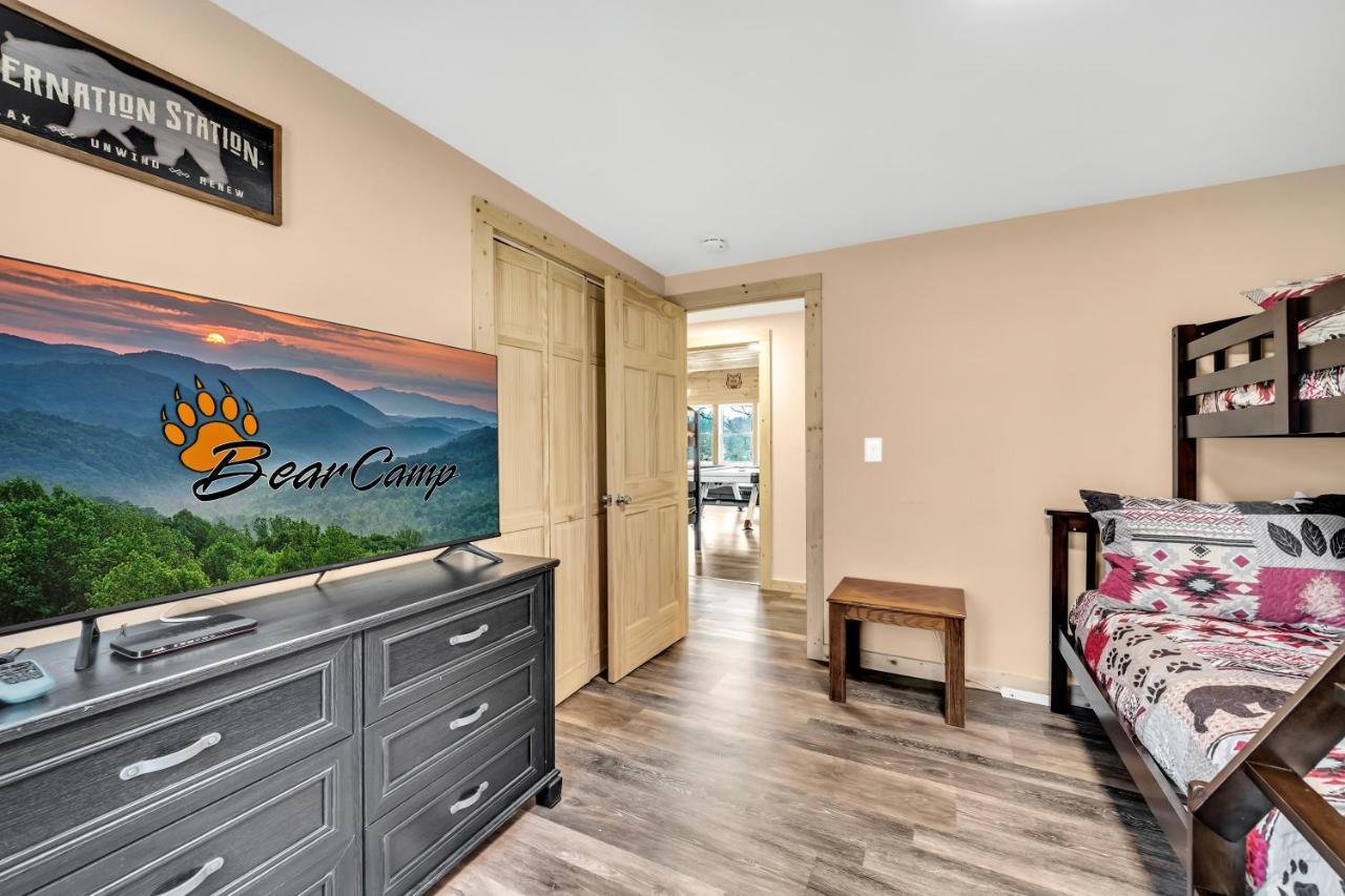 Whispering Winds, Hot Tub, Game Room, Wifi, 1089 Free Tickets Each Paid Day, Dollywood And More Gatlinburg Buitenkant foto