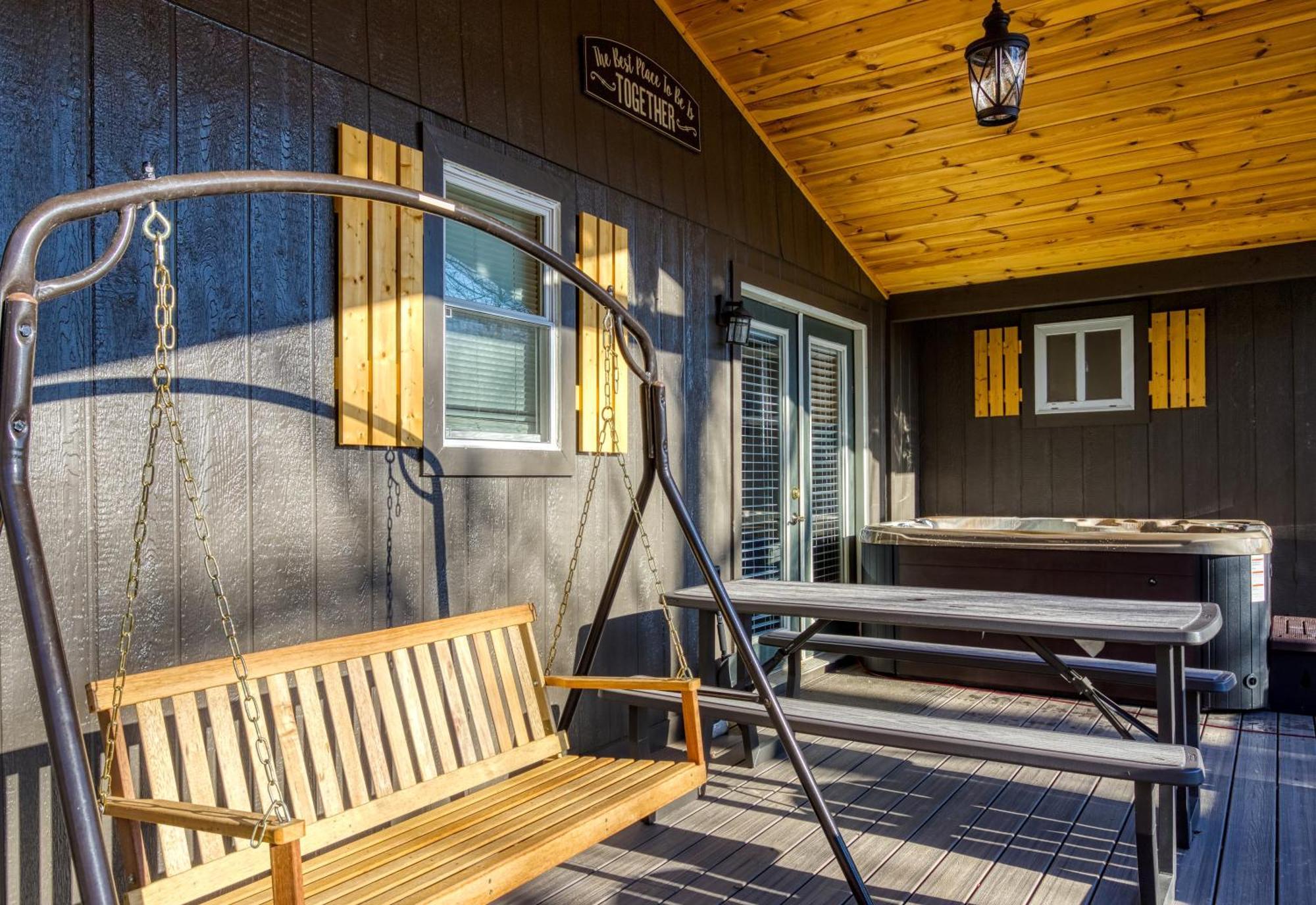Whispering Winds, Hot Tub, Game Room, Wifi, 1089 Free Tickets Each Paid Day, Dollywood And More Gatlinburg Buitenkant foto