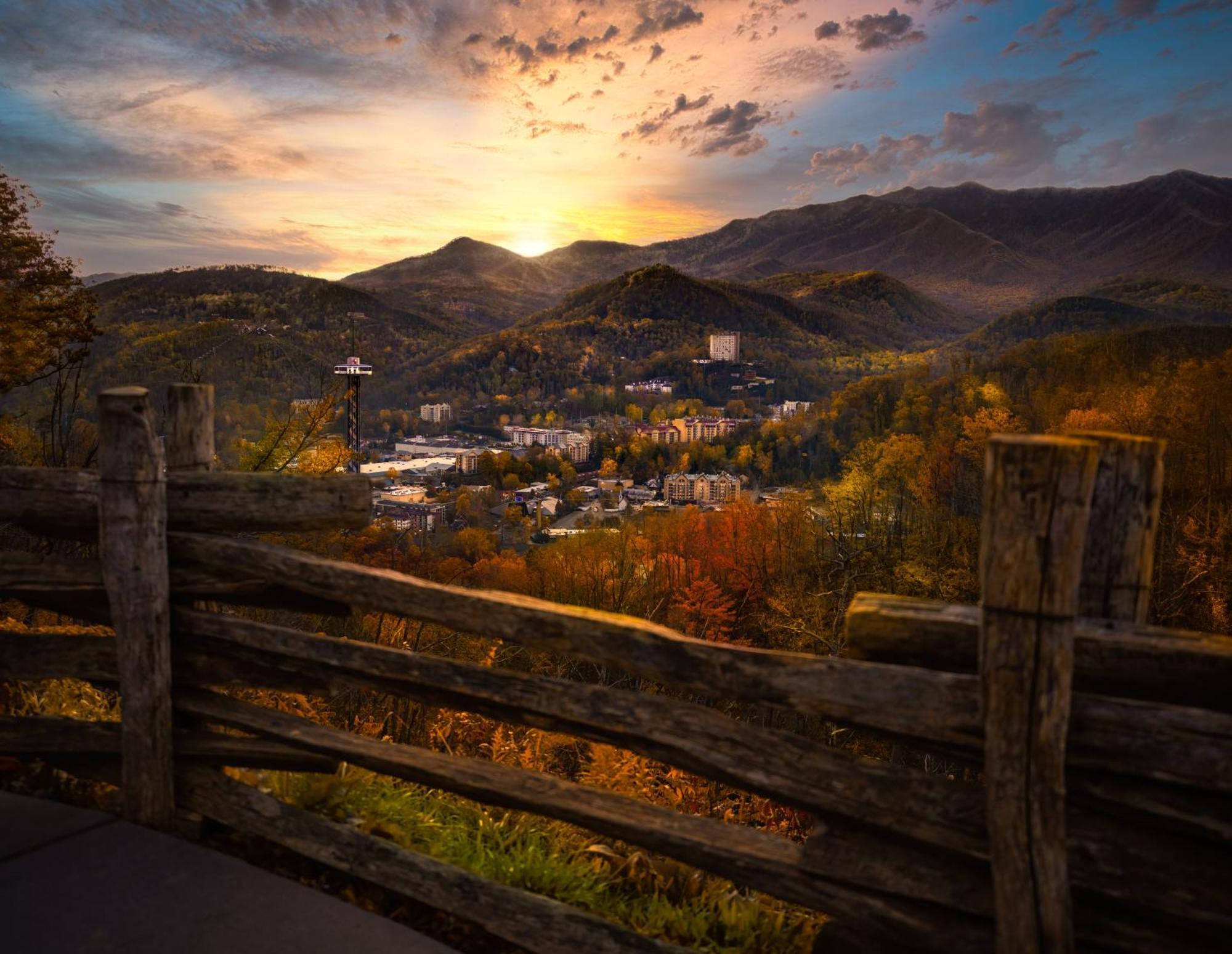 Whispering Winds, Hot Tub, Game Room, Wifi, 1089 Free Tickets Each Paid Day, Dollywood And More Gatlinburg Buitenkant foto